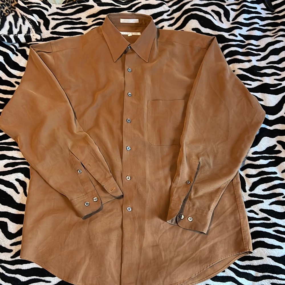 Perry Ellis long sleeve dress shirt. szM. tan color.